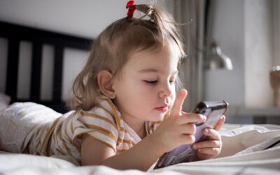 WPŁYW TECHNOLOGII NA DZIECI W WIEKU ŻŁOBKOWYM – “Kilka słów o…”